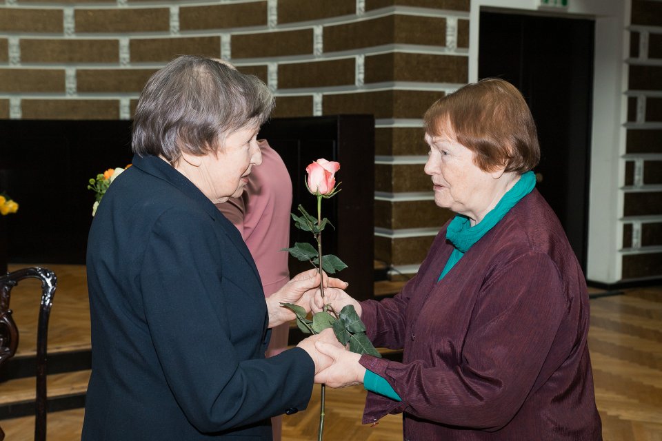 Latvijas Universitātes senioru jubilāru sveikšana. null