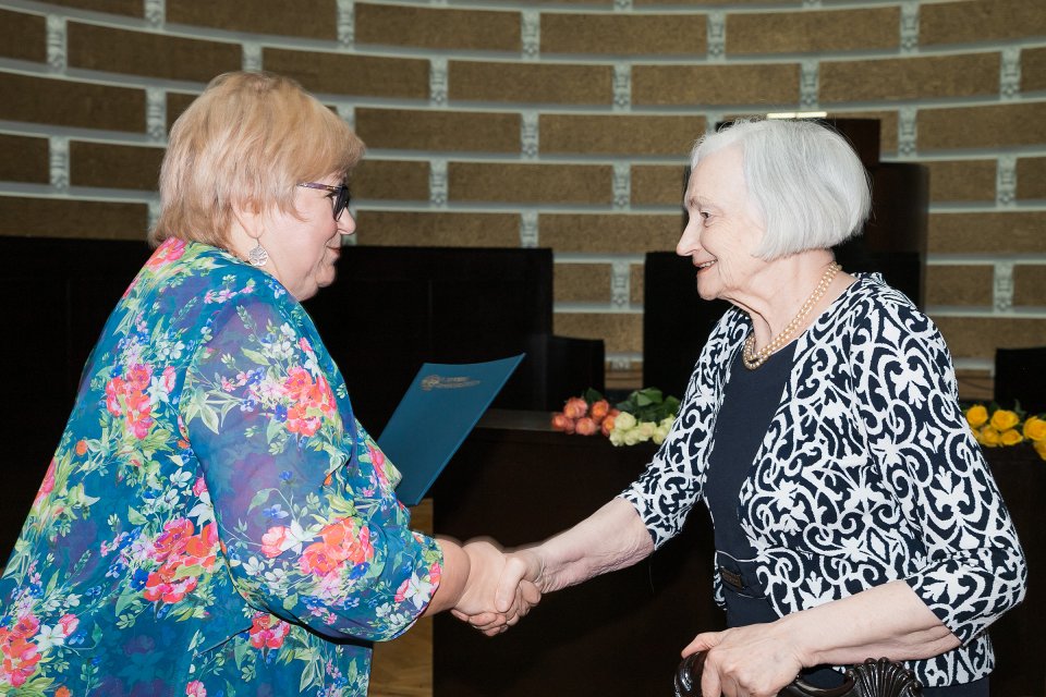 Latvijas Universitātes senioru jubilāru sveikšana. null