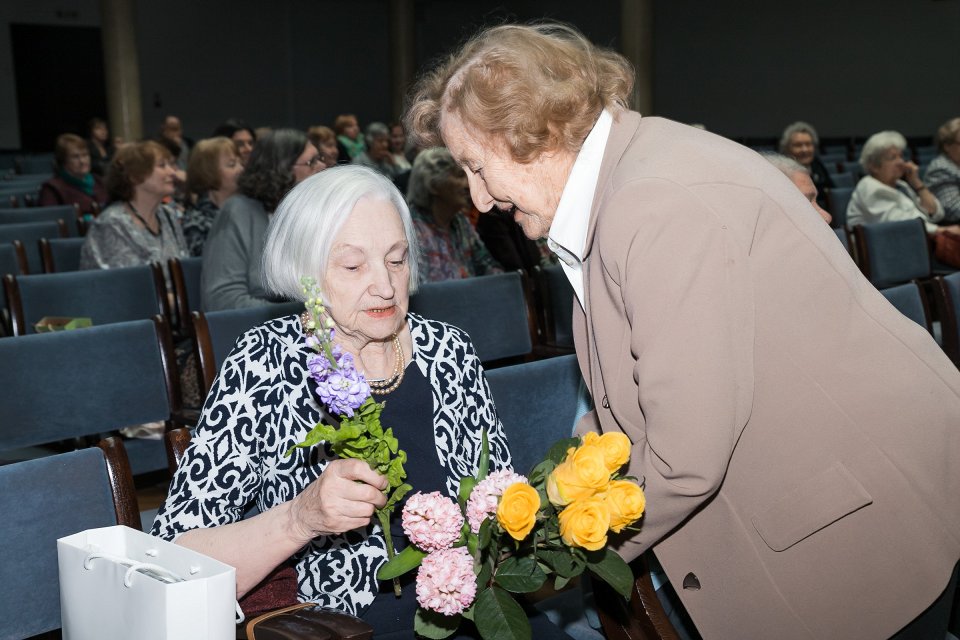 Latvijas Universitātes senioru jubilāru sveikšana. null