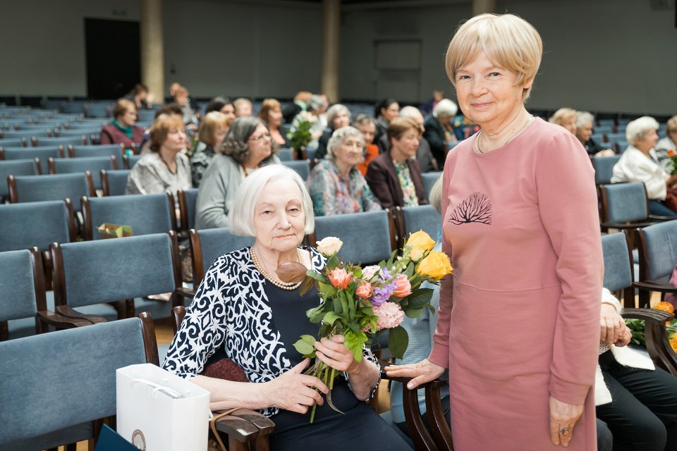 Latvijas Universitātes senioru jubilāru sveikšana. null