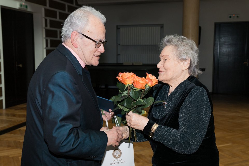 Latvijas Universitātes senioru jubilāru sveikšana. null