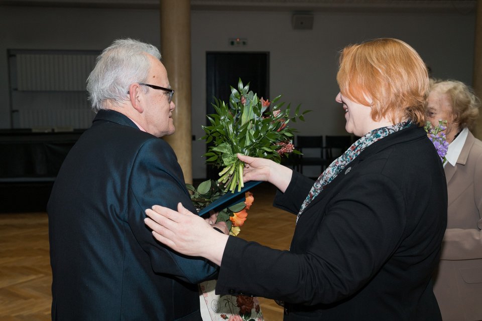 Latvijas Universitātes senioru jubilāru sveikšana. null