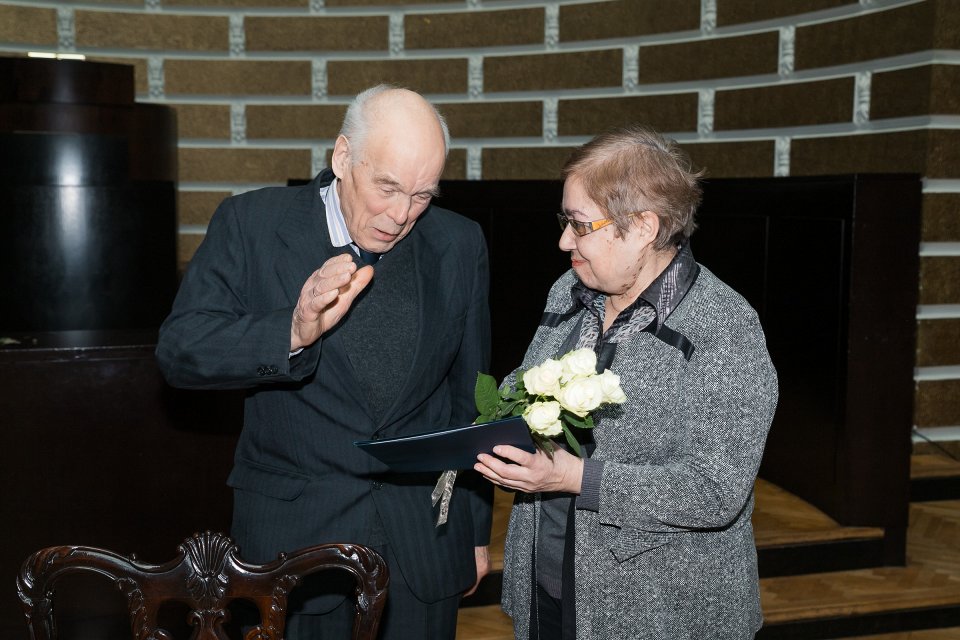 Latvijas Universitātes senioru jubilāru sveikšana. null