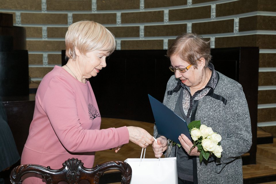 Latvijas Universitātes senioru jubilāru sveikšana. null