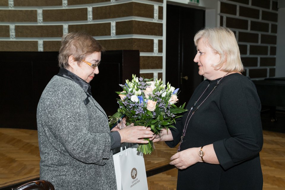 Latvijas Universitātes senioru jubilāru sveikšana. null