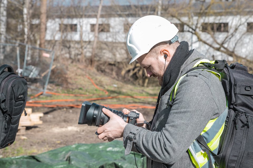 Rīgas domes un Latvijas Universitātes pārstāvju tikšanās. Topošā gājēju tilta pār Kīleveina grāvi apskate.