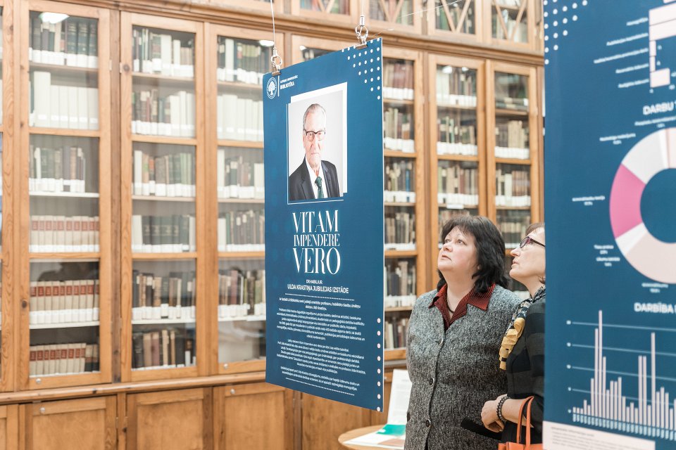 Dr. habil. iur. Ulda Krastiņa jubilejai veltītas izstādes «Vitam Impendre Vero» («Dzīvi veltīt taisnībai») atklāšana Latvijas Universitātes Bibliotēkā Raiņa bulvārī. null