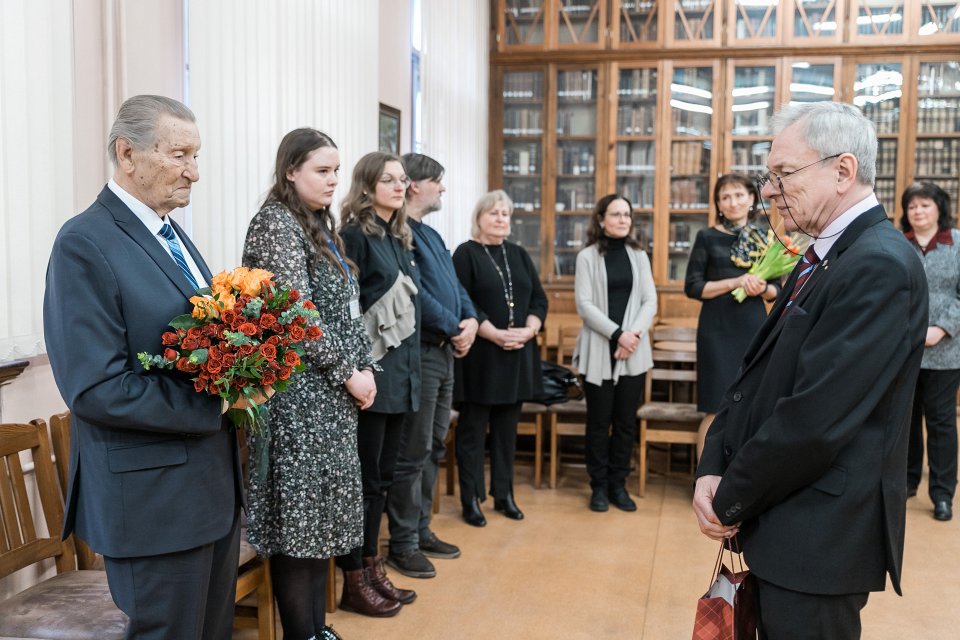 Dr. habil. iur. Ulda Krastiņa jubilejai veltītas izstādes «Vitam Impendre Vero» («Dzīvi veltīt taisnībai») atklāšana Latvijas Universitātes Bibliotēkā Raiņa bulvārī. null