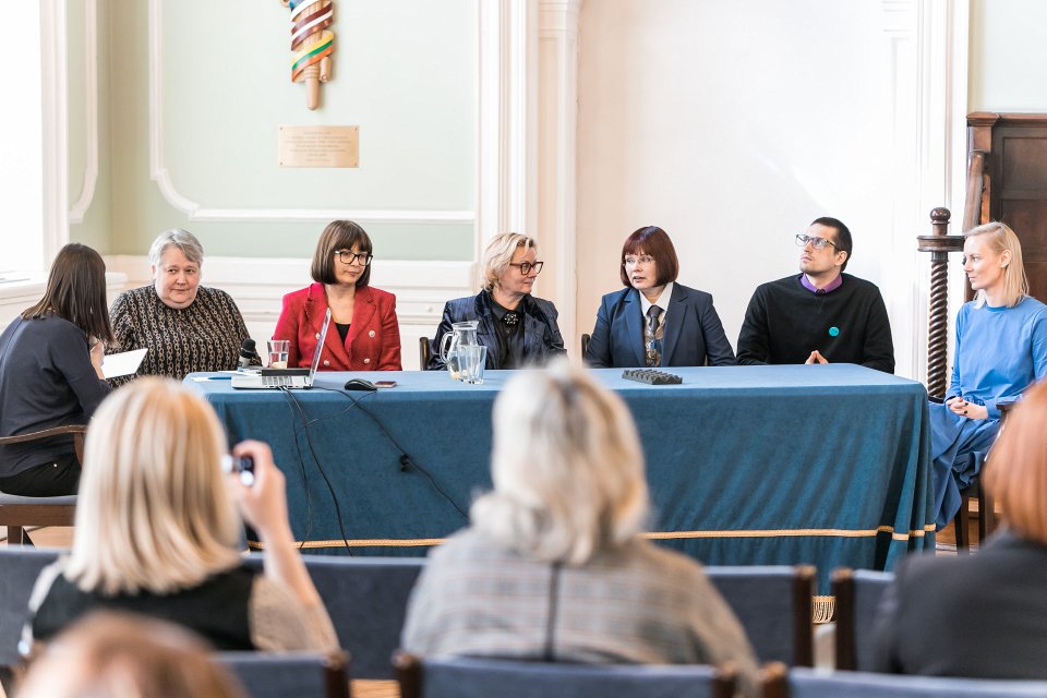 Latvijas Universitātes un Latvijas Kara muzeja sadarbības līguma parakstīšana. null