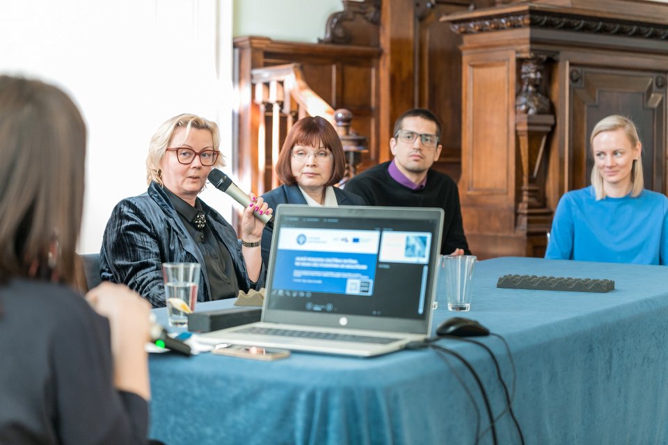 Latvijas Universitātes un Latvijas Kara muzeja sadarbības līguma parakstīšana. null