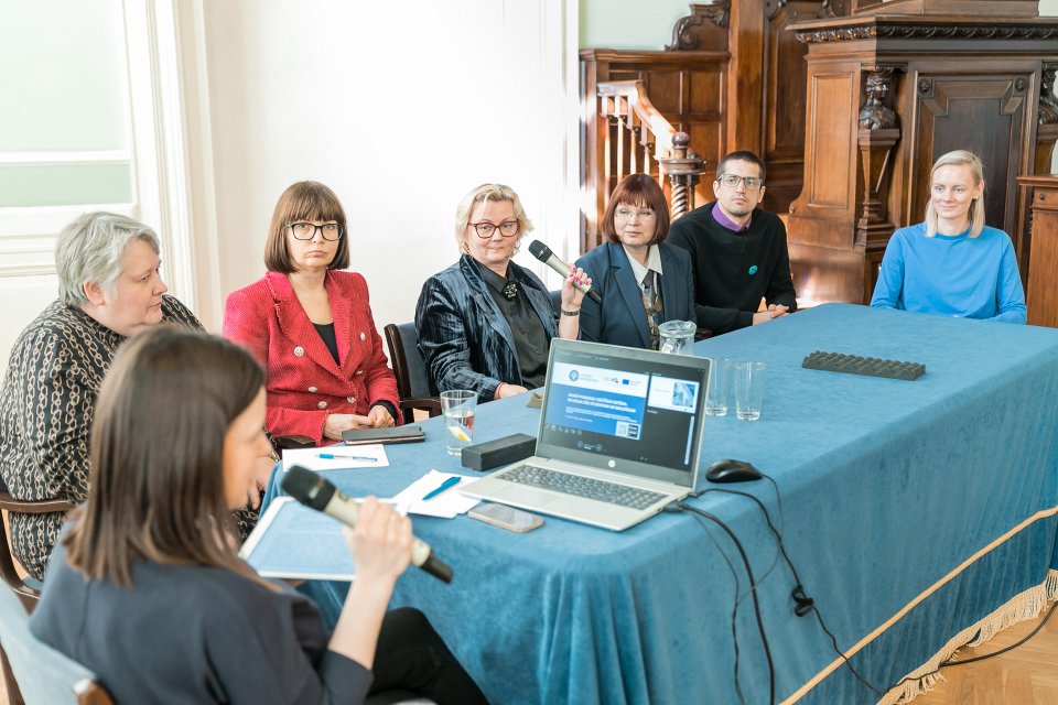 Latvijas Universitātes un Latvijas Kara muzeja sadarbības līguma parakstīšana. null