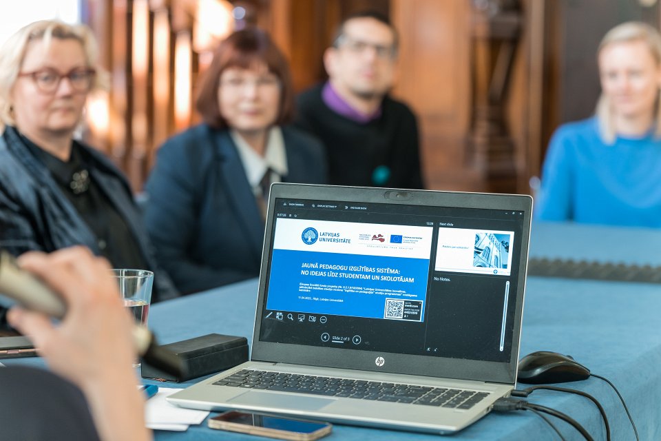 Latvijas Universitātes un Latvijas Kara muzeja sadarbības līguma parakstīšana. null