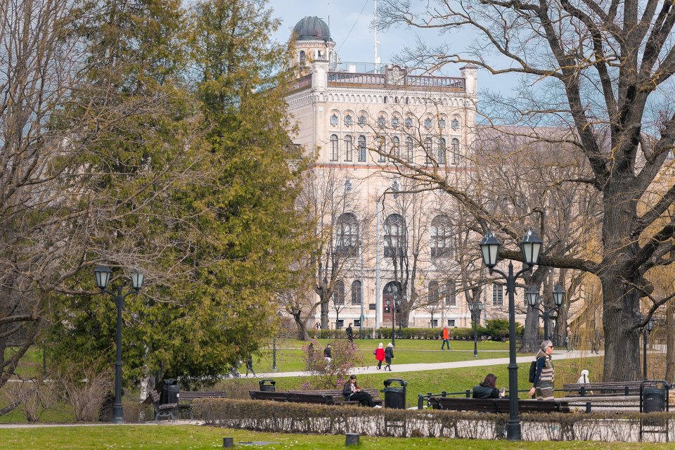 Latvijas Universitātes galvenā ēka. null