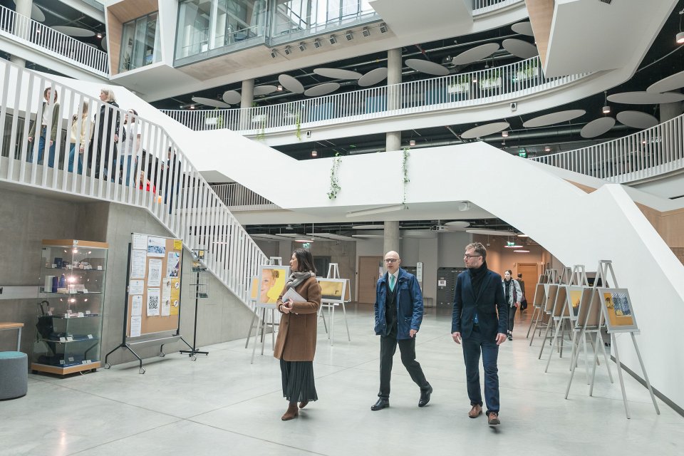 Eiropas Padomes Attīstības bankas pārstāves Jaelas Ditijelas (Yael Duthilleul) vizīte Latvijas Universitātes Akadēmiskajā centrā. null