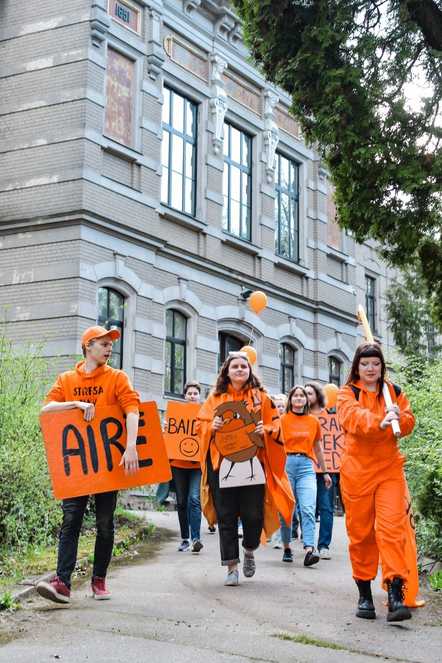 Latvijas Universitātes Fizikas, matemātikas un optometrijas fakultātes studentu un darbinieku «Fizmatdienu» gājiens. null