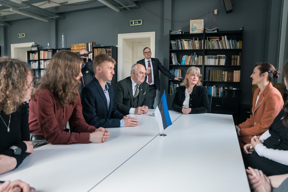 Igaunijas prezidenta Alara Karisa (Alar Karis) vizīte Latvijas Universitātes Lībiešu institūtā. null