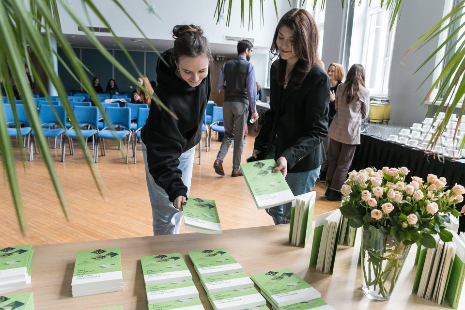 Latvijas Universitātes 81. starptautiskās zinātniskās konferences sekcija «Gatavi pārmaiņām? Kopīgo resursu ilgtspējīga pārvaldība». Monogrāfijas «Kopīgo resursu pārvaldība krīžu saplūšanas laikā» (zin. red. A. Zobena, R. Felcis) atklāšana.