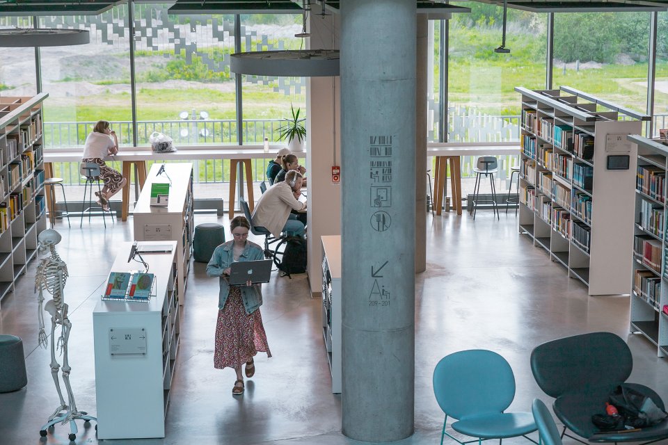 Latvijas Universitātes Zinātņu mājas bibliotēkā null