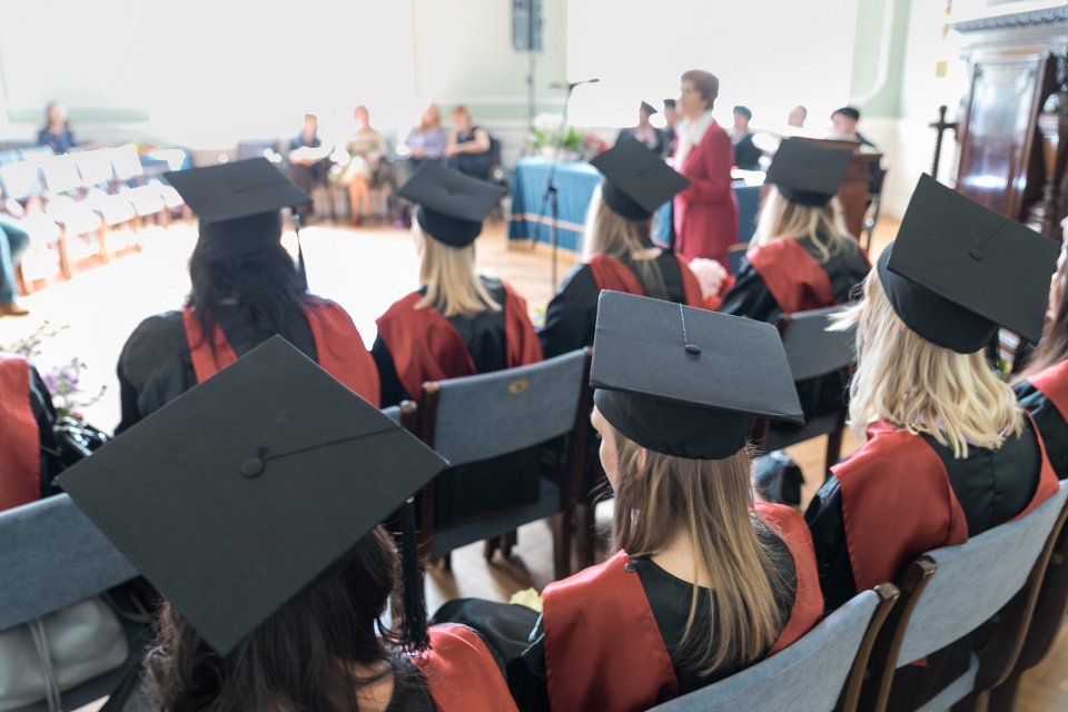 Uzturzinātnes maģistra studiju programmas absolventu izlaidums. null