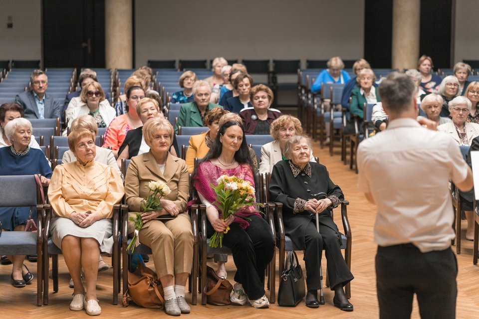 Latvijas Universitātes senioru jubilāru sveikšana. null