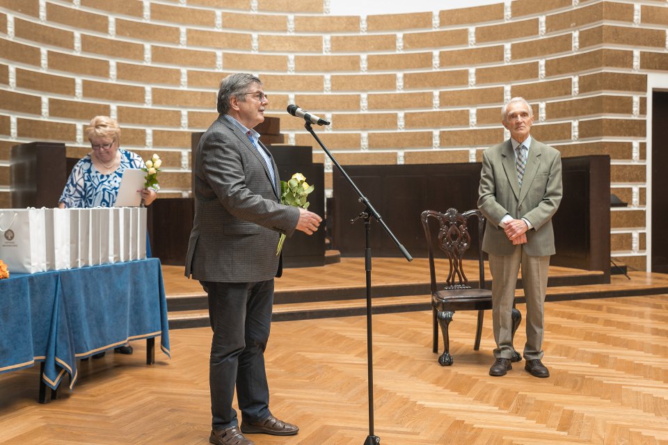 Latvijas Universitātes senioru jubilāru sveikšana. null