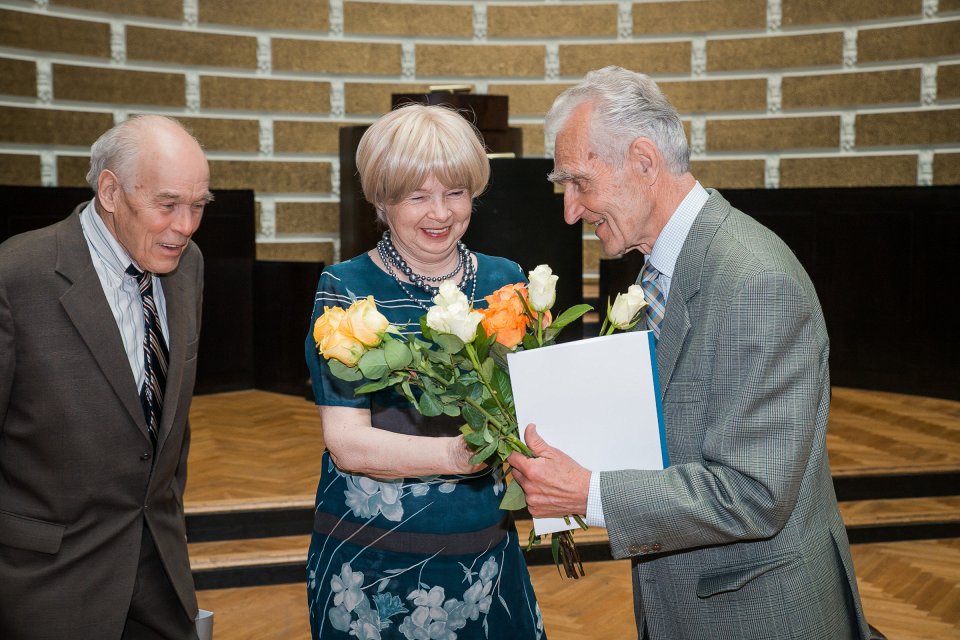 Latvijas Universitātes senioru jubilāru sveikšana. null