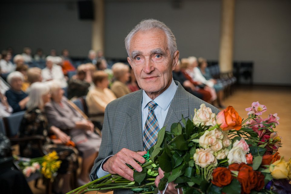 Latvijas Universitātes senioru jubilāru sveikšana. null