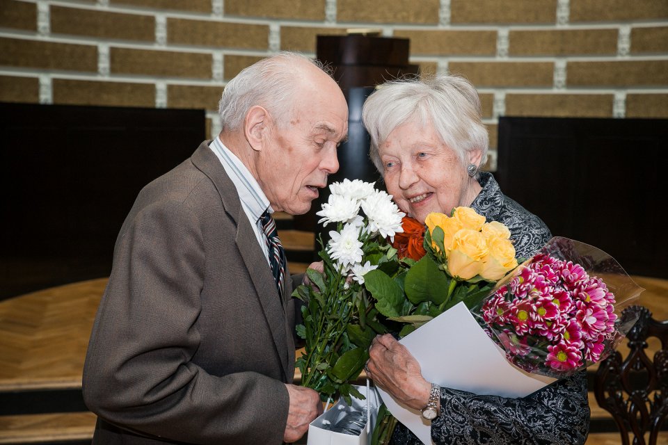 Latvijas Universitātes senioru jubilāru sveikšana. null