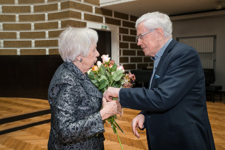 Latvijas Universitātes senioru jubilāru sveikšana. null