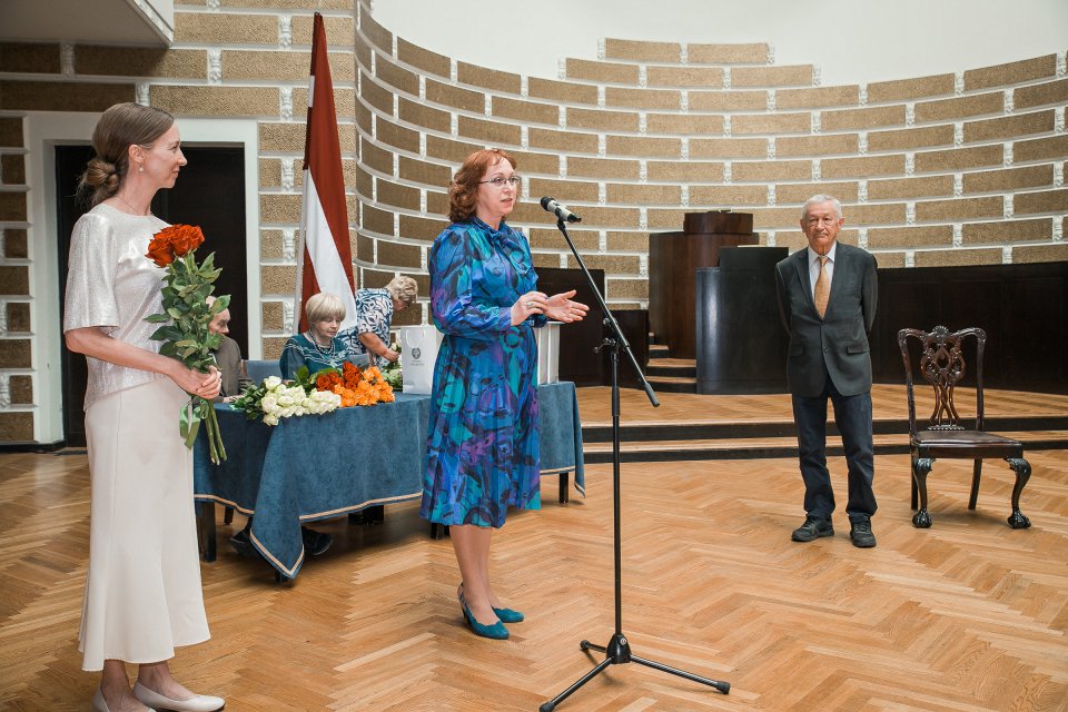 Latvijas Universitātes senioru jubilāru sveikšana. null