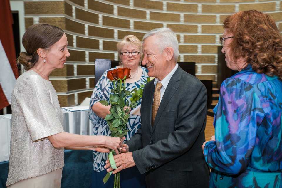 Latvijas Universitātes senioru jubilāru sveikšana. null