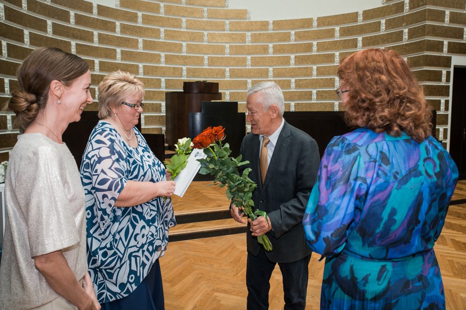 Latvijas Universitātes senioru jubilāru sveikšana. null