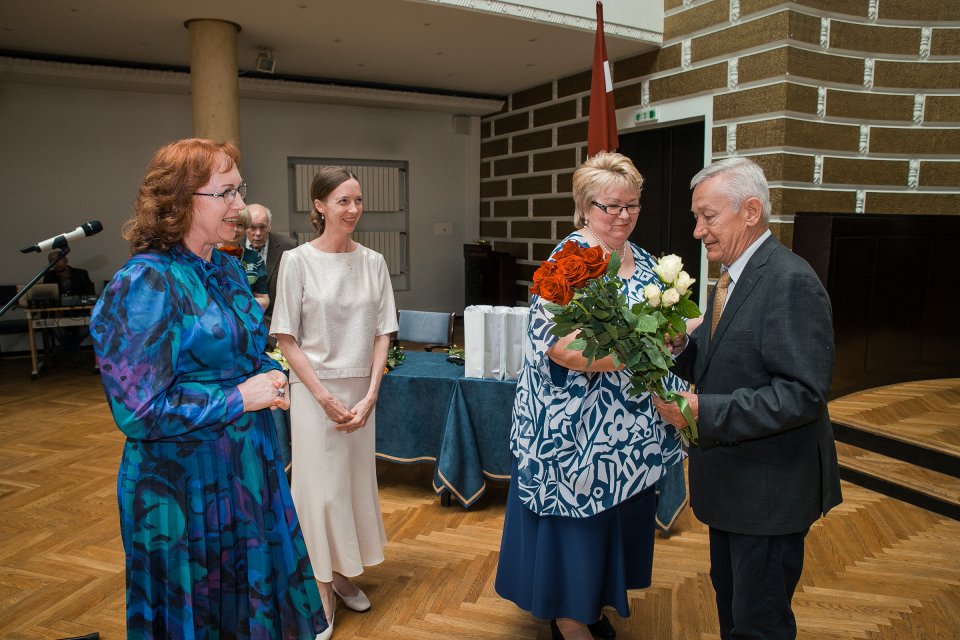 Latvijas Universitātes senioru jubilāru sveikšana. null