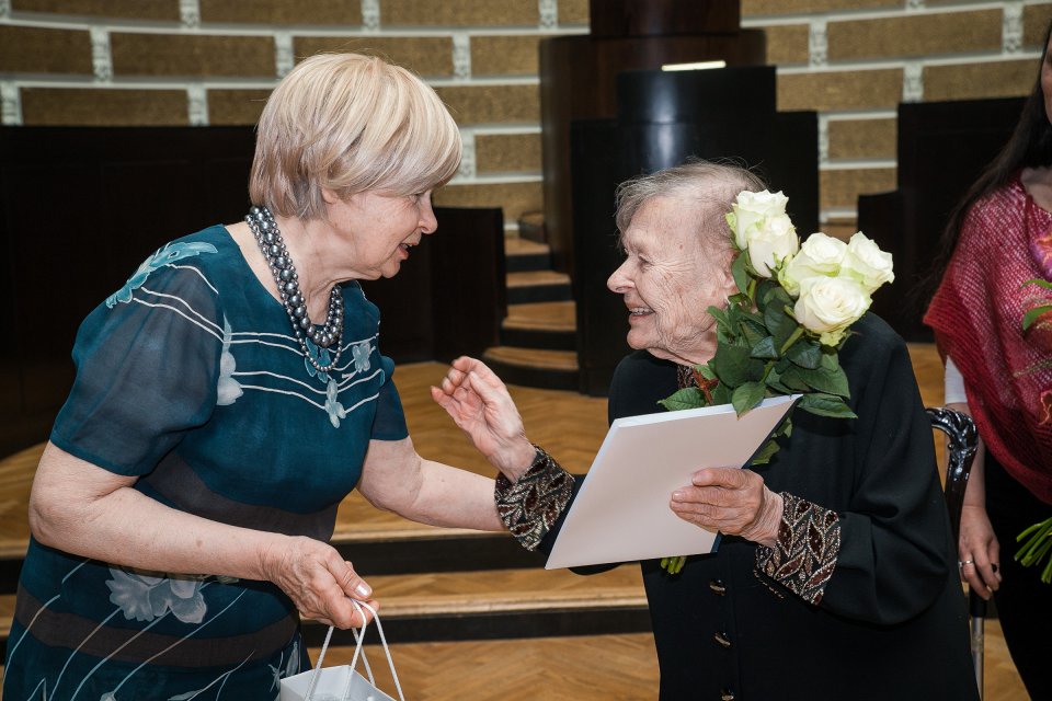 Latvijas Universitātes senioru jubilāru sveikšana. null