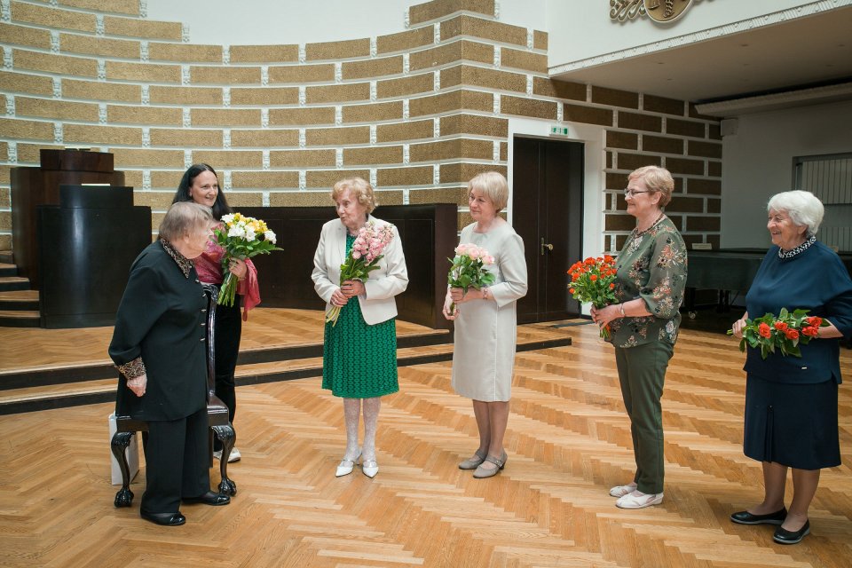 Latvijas Universitātes senioru jubilāru sveikšana. null