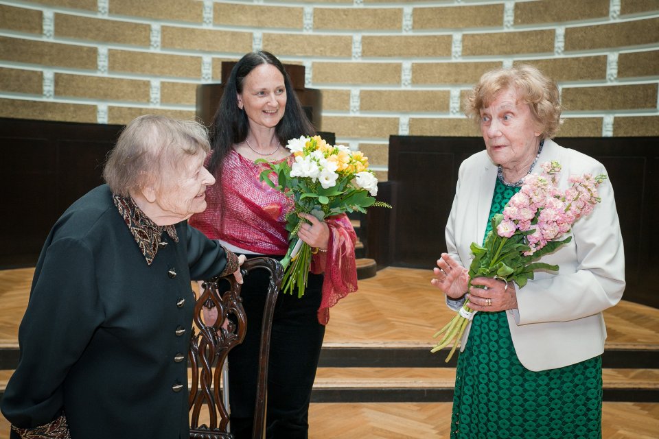 Latvijas Universitātes senioru jubilāru sveikšana. null