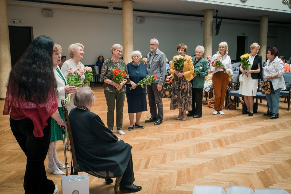 Latvijas Universitātes senioru jubilāru sveikšana. null