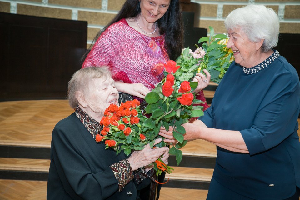 Latvijas Universitātes senioru jubilāru sveikšana. null