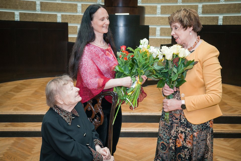 Latvijas Universitātes senioru jubilāru sveikšana. null