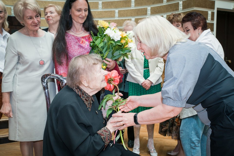 Latvijas Universitātes senioru jubilāru sveikšana. null