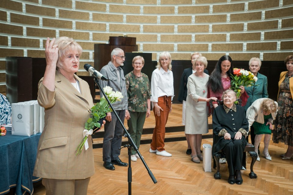 Latvijas Universitātes senioru jubilāru sveikšana. null