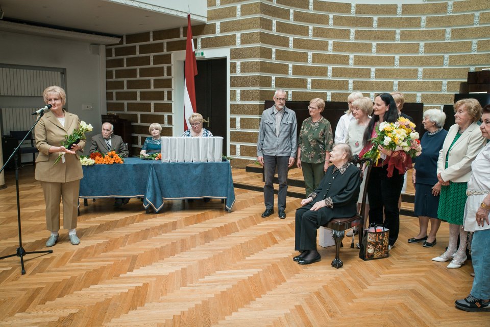 Latvijas Universitātes senioru jubilāru sveikšana. null