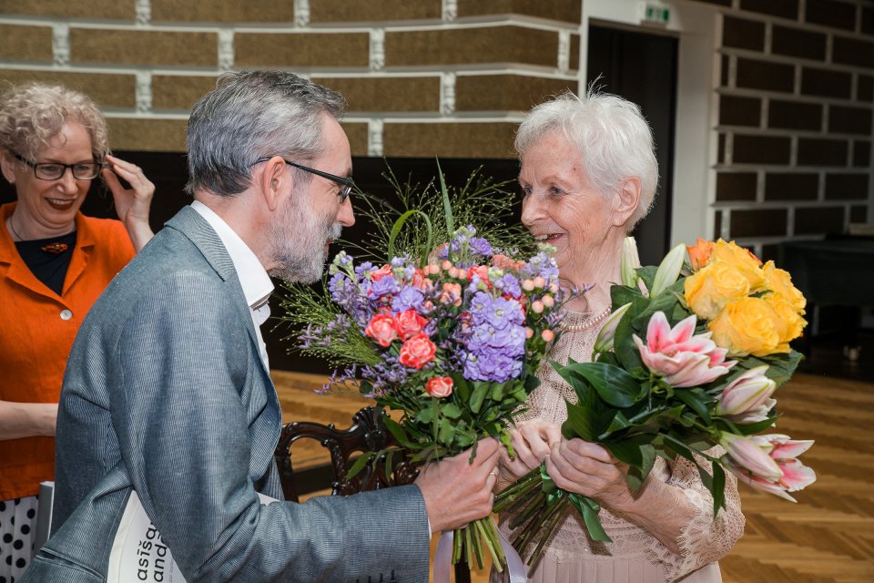 Latvijas Universitātes senioru jubilāru sveikšana. null