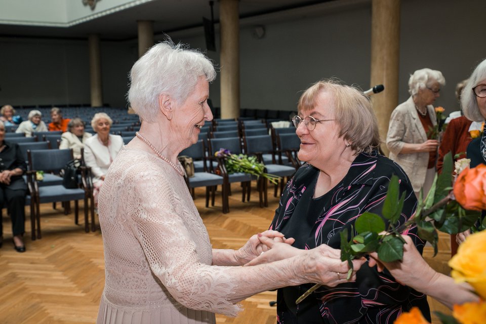 Latvijas Universitātes senioru jubilāru sveikšana. null