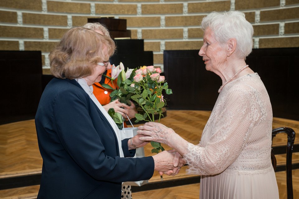 Latvijas Universitātes senioru jubilāru sveikšana. null