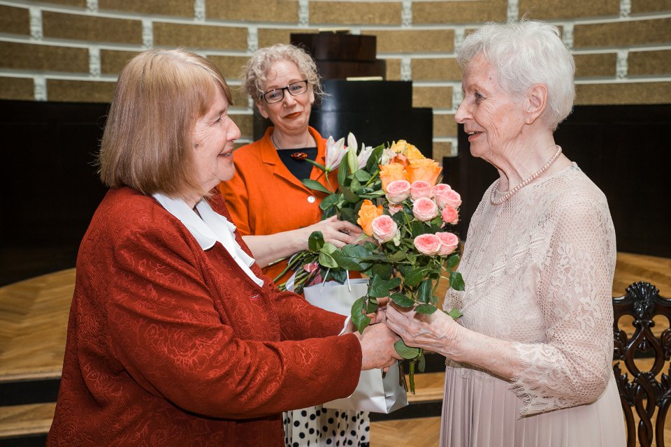 Latvijas Universitātes senioru jubilāru sveikšana. null