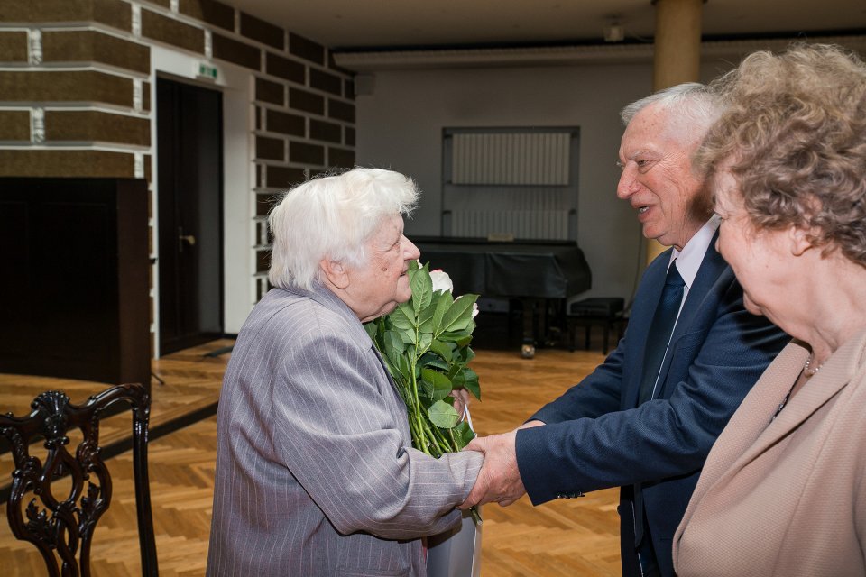 Latvijas Universitātes senioru jubilāru sveikšana. null