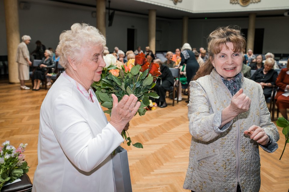 Latvijas Universitātes senioru jubilāru sveikšana. null