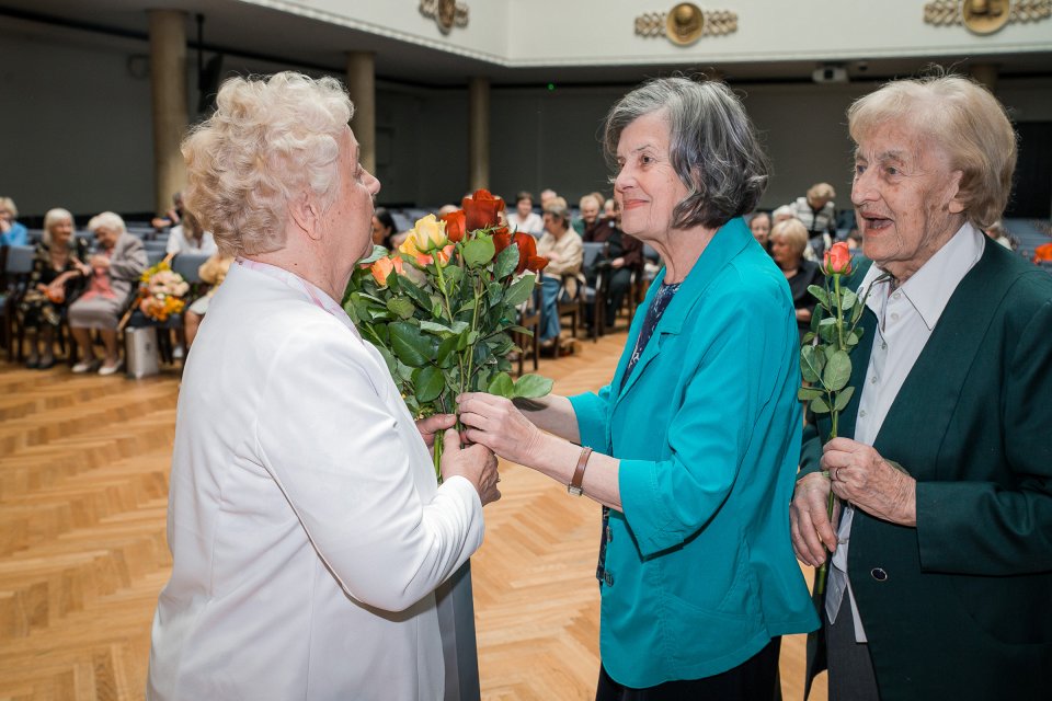 Latvijas Universitātes senioru jubilāru sveikšana. null