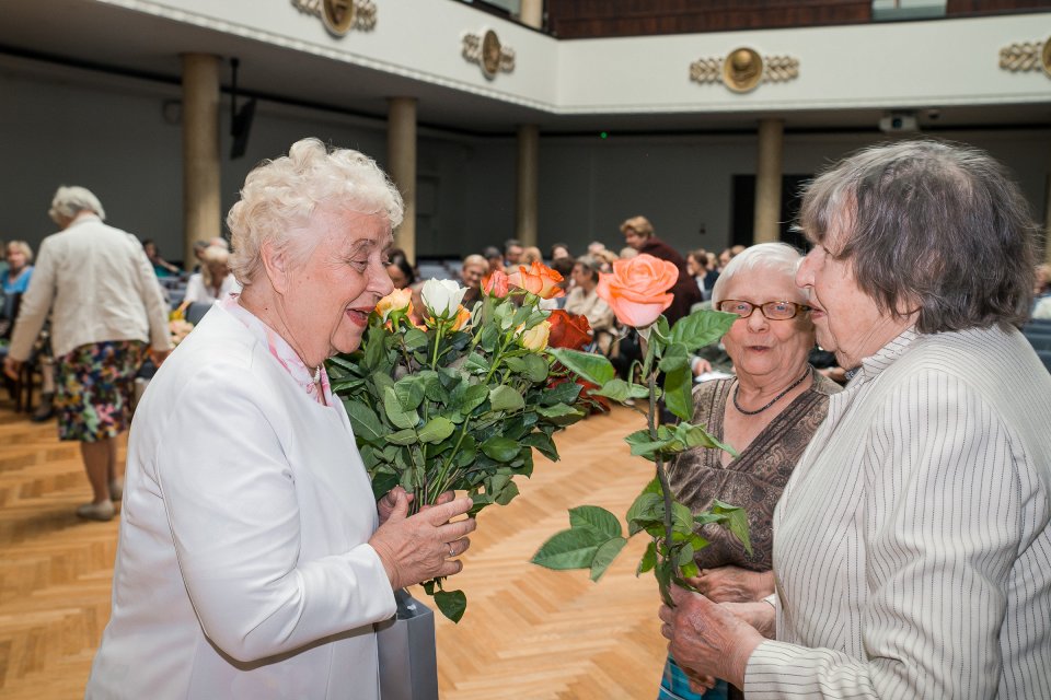 Latvijas Universitātes senioru jubilāru sveikšana. null